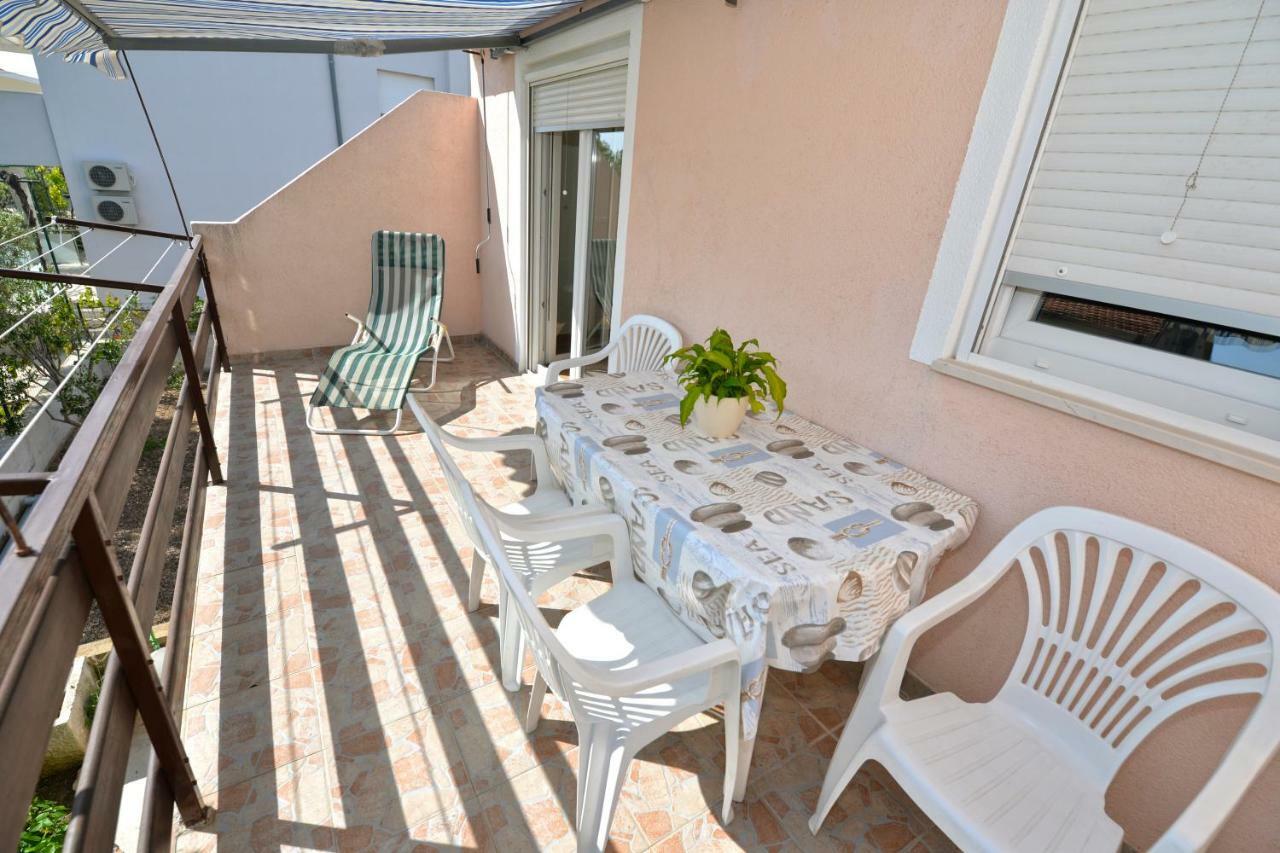 Apartmani Sime Betina  Esterno foto