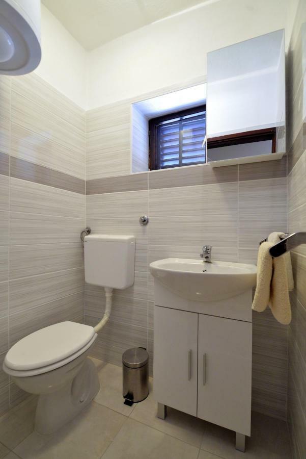 Apartmani Sime Betina  Esterno foto